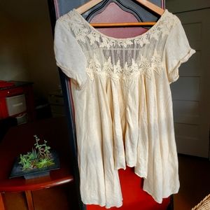 Like New! Free People Linen Blend Tunic with Lace